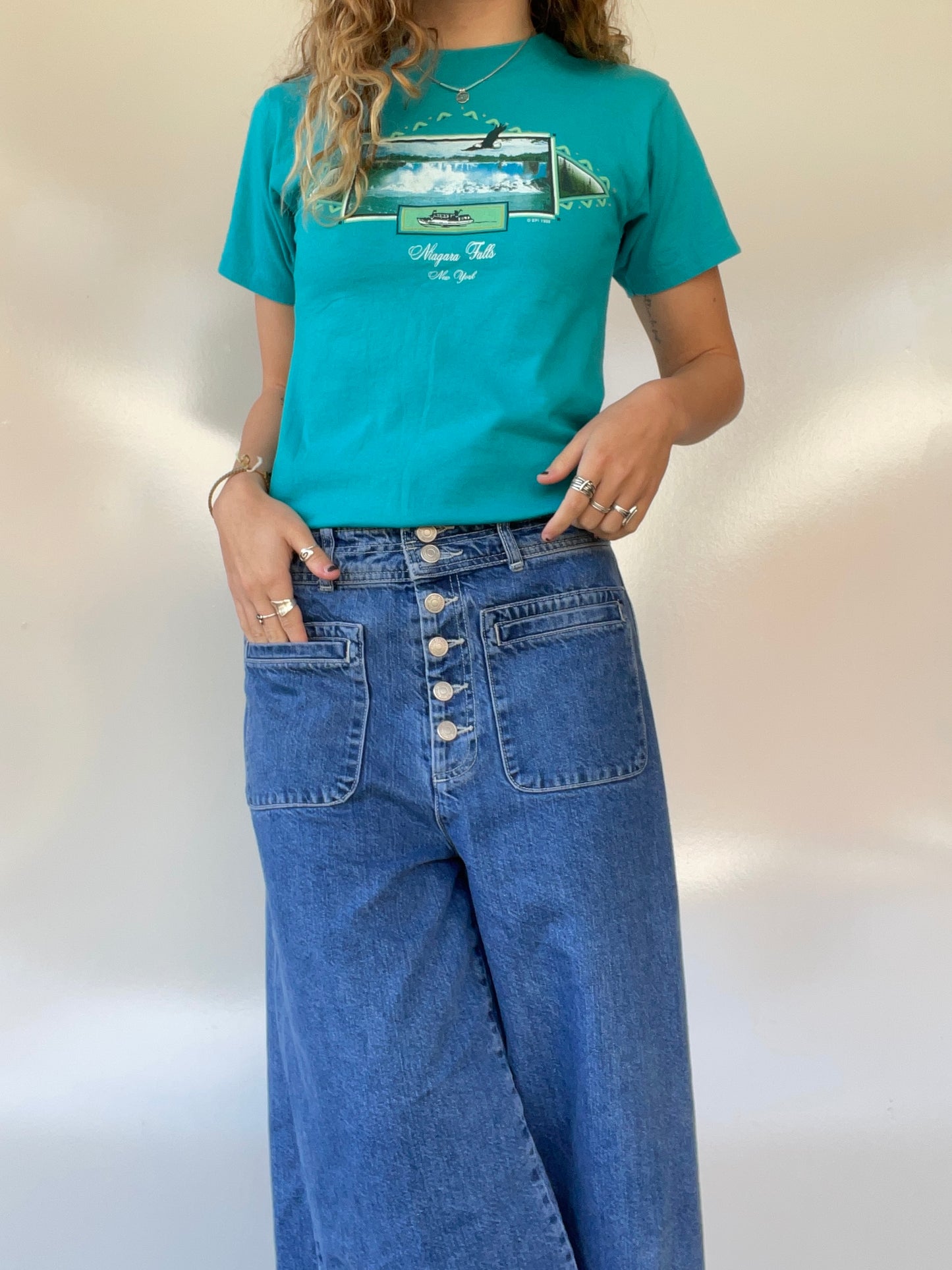 Vintage 1999 Niagara Falls Graphic T-Shirt