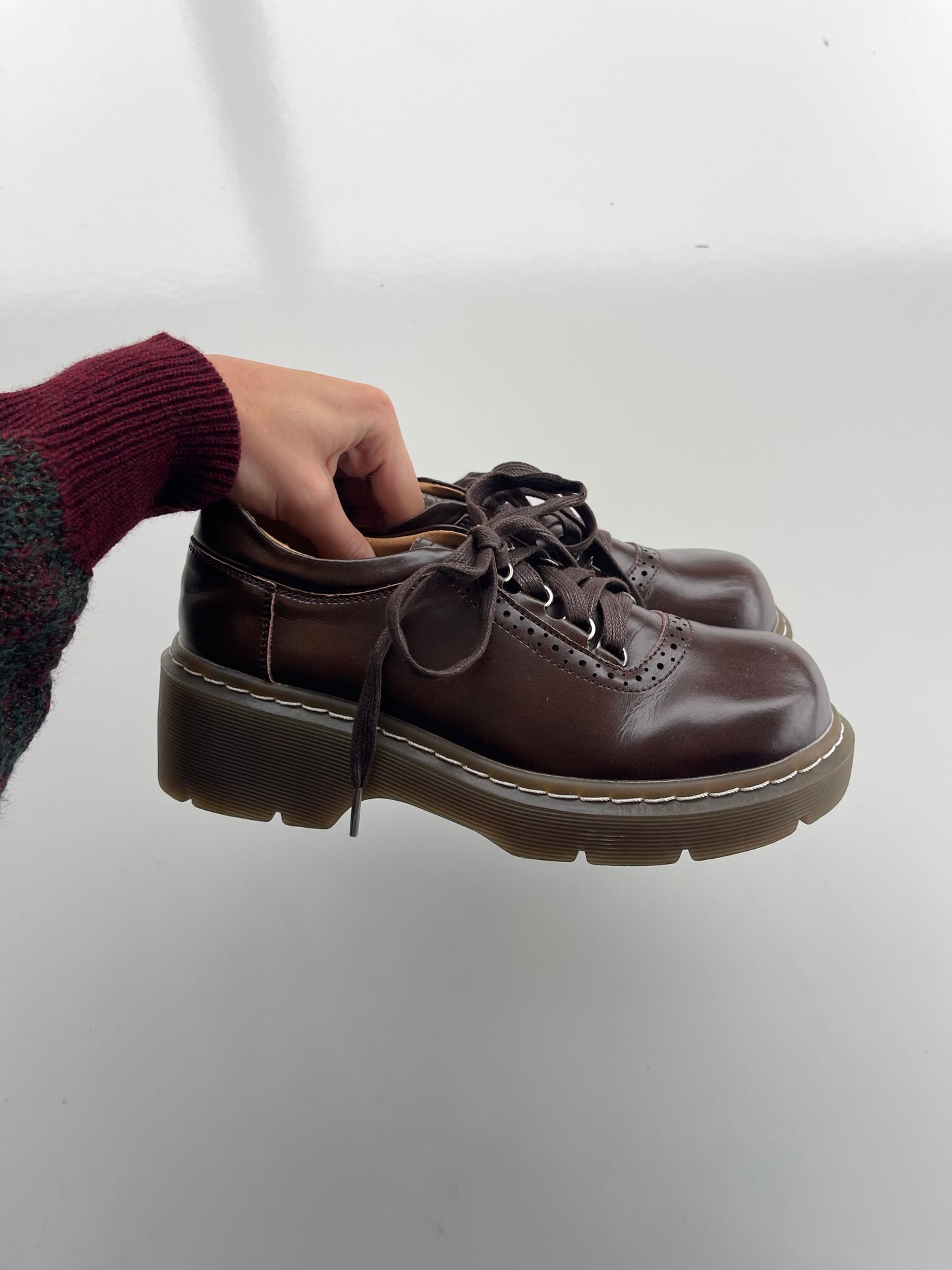 Women’s Round Toe Lace Up Oxfords