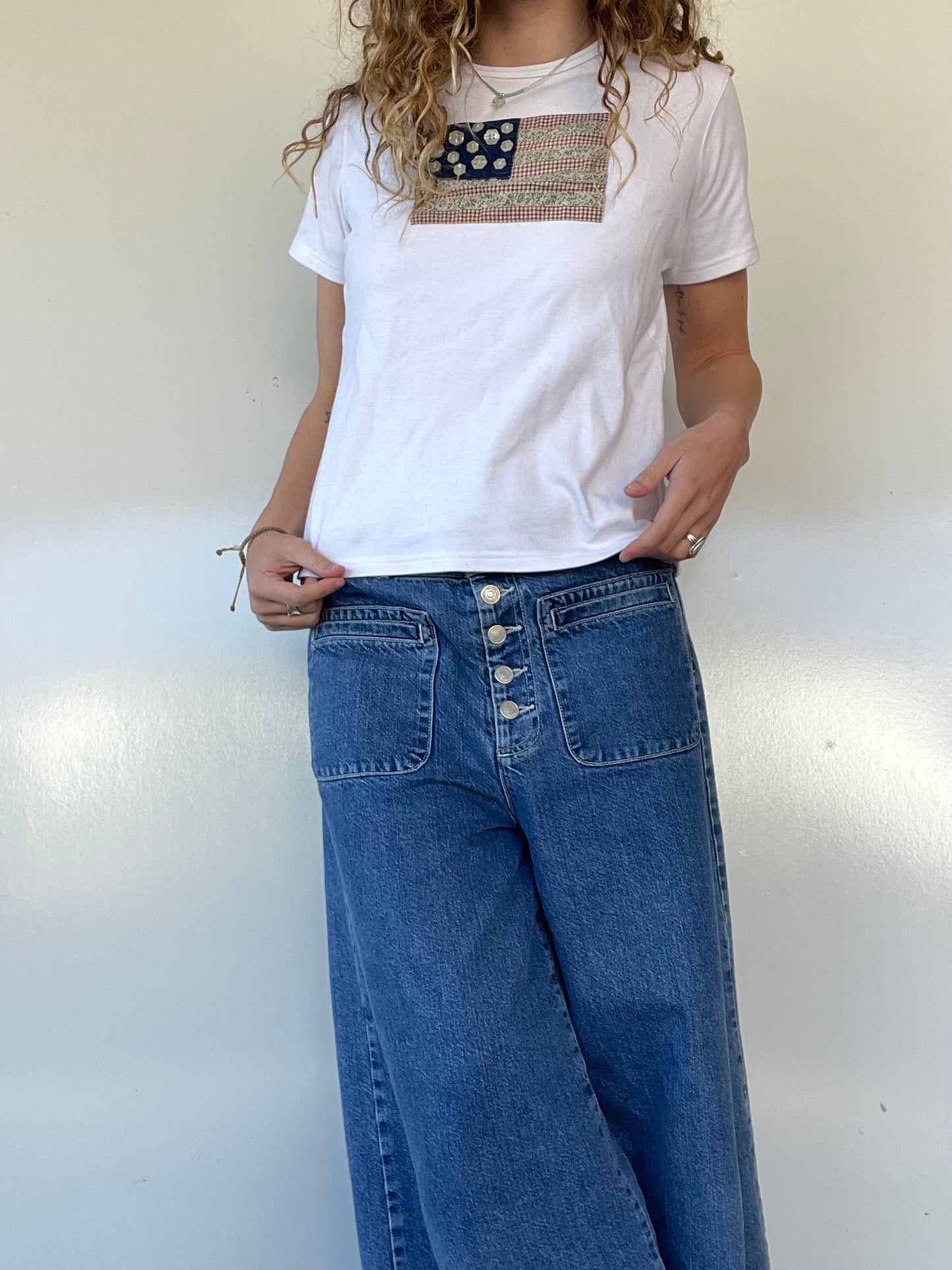 90s Embroidered American Flag T-Shirt